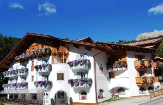 Hotel Madonnina Resort And Wellness Soraga Eksteriør bilde