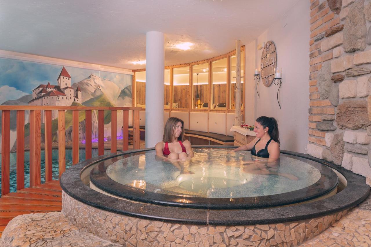 Hotel Madonnina Resort And Wellness Soraga Eksteriør bilde